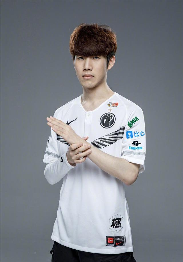 许多因素都 许多因素都